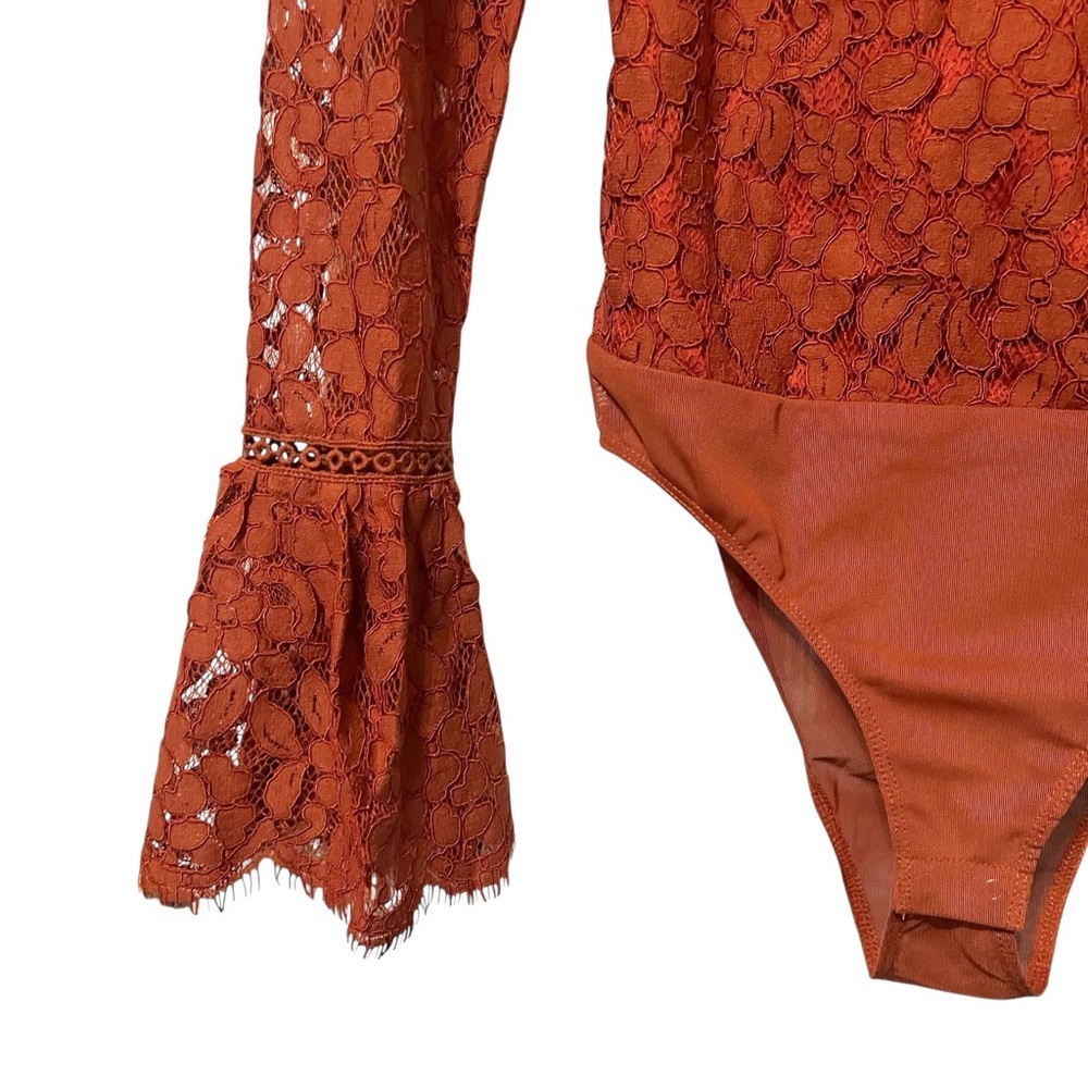 Revolve Endless Rose Cut Back Lace Detailed Bodysuit Size XS New - Picture 5 of 13